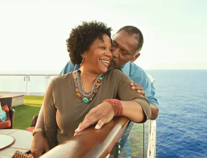 Pareja de ancianos en un crucero